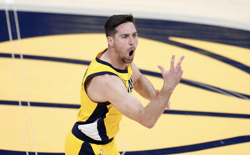 熊猫体育互动-尼克斯力克雄鹿，逆袭成功