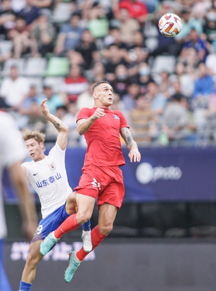 马刺强势塞尔维亚男篮，利拉德爆发神勇