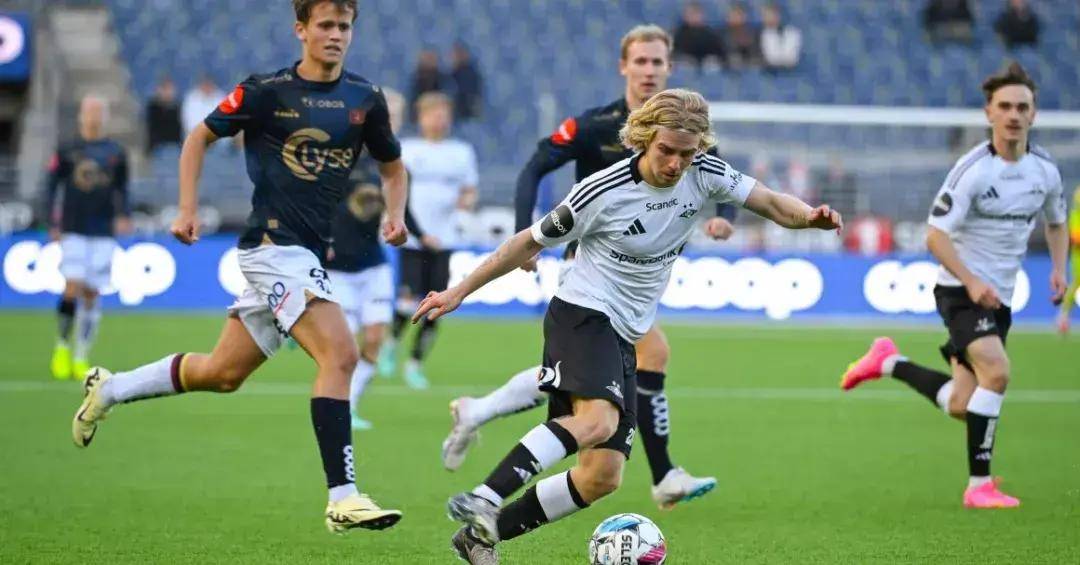 挪威队在比赛中表现出了顽强的作风 挪威队在比赛中表现出了顽强的作风