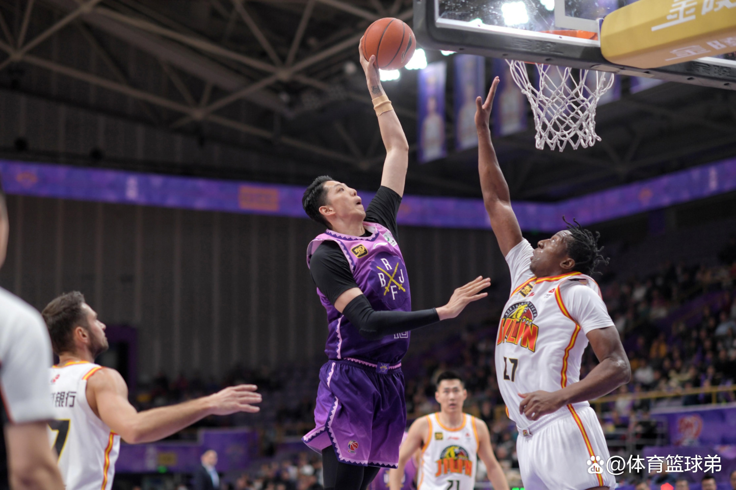熊猫体育平台-深圳男篮再次完败，大连遭遇三连败的简单介绍
